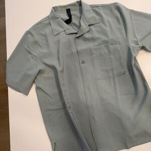 Lululemon Camp Collar Men's Green Short Sleeve Shirt